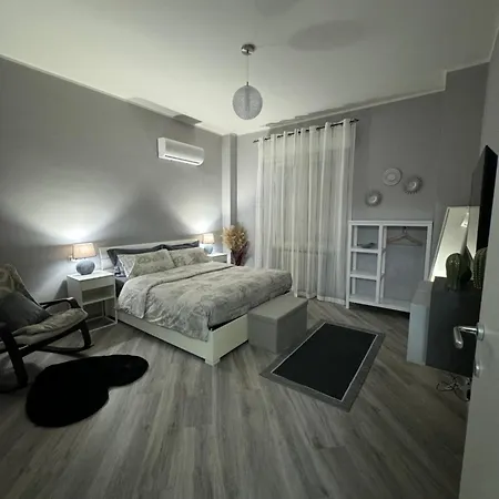 Trento House Zona Stazione Centro Storico Apartamento *